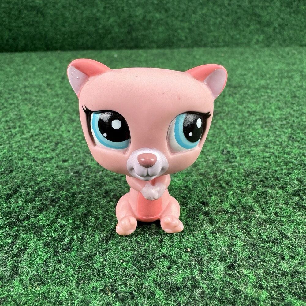 POSSUM #1625 - Authentic Littlest Pet Shop - Hasbro LPS Pink Blue Eyes